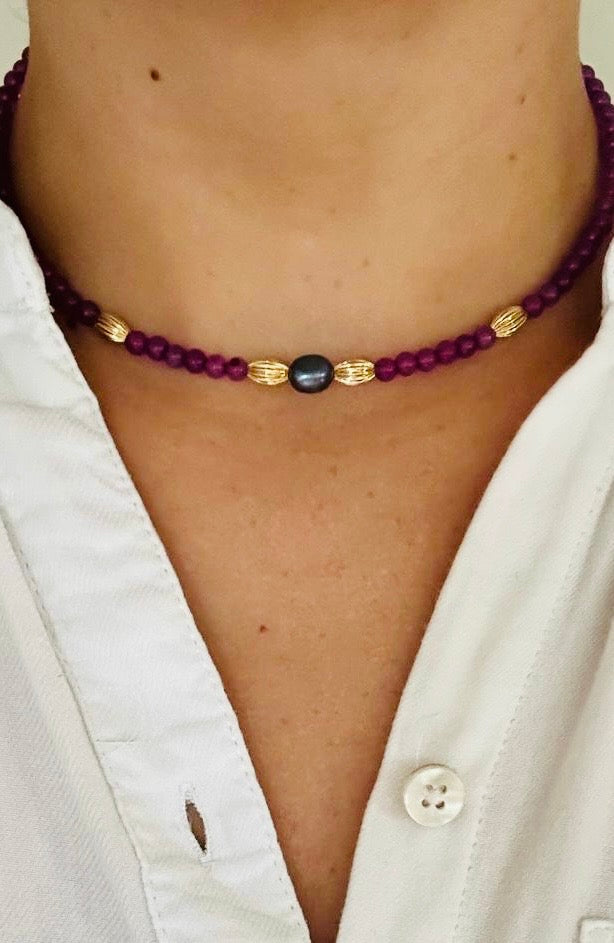 collier perles de verre violettes perles dorées et perle de culture noire bijoux amorcita